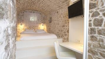 3 bedrooms, iron/ironing board