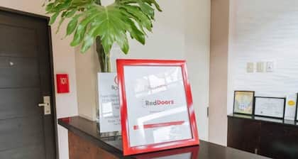 Reddoorz @ Poblacion Sur Sigma