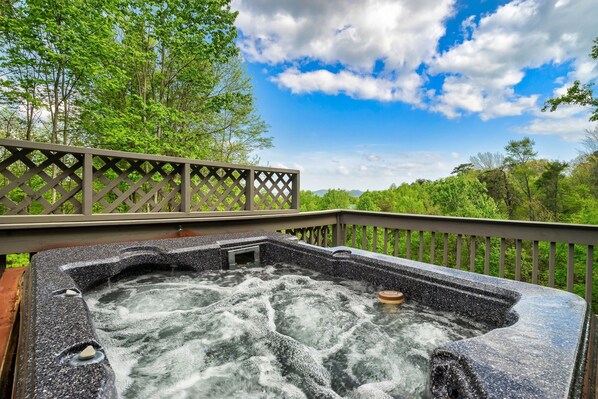 Outdoor spa tub