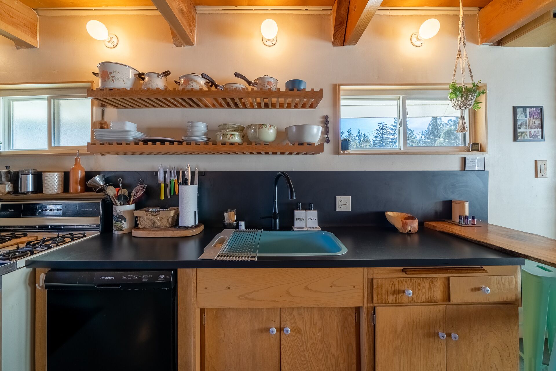 ∆Frame | Unique | Cozy | Updated | Spa | Meadow | Dogs