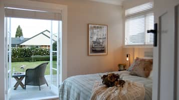 3 bedrooms, iron/ironing board, travel cot, free WiFi