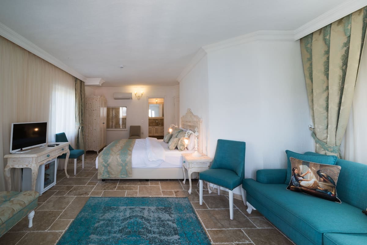 Standard Villa, Multiple Bedrooms, Poolside | Free WiFi