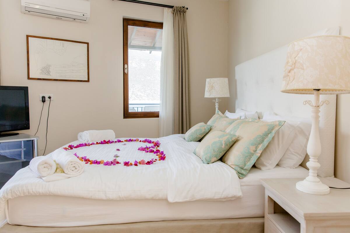 Standard Villa, 6 Bedrooms, Sea View | Free WiFi