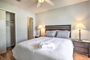 3 bedrooms, desk, iron/ironing board, Internet - Baton Rouge Condo < 3 Mi to Tiger Stadium! (Baton Rouge)