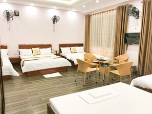 Minibar, in-room safe, desk, soundproofing - Ngoc Anh Hotel (Van Don)