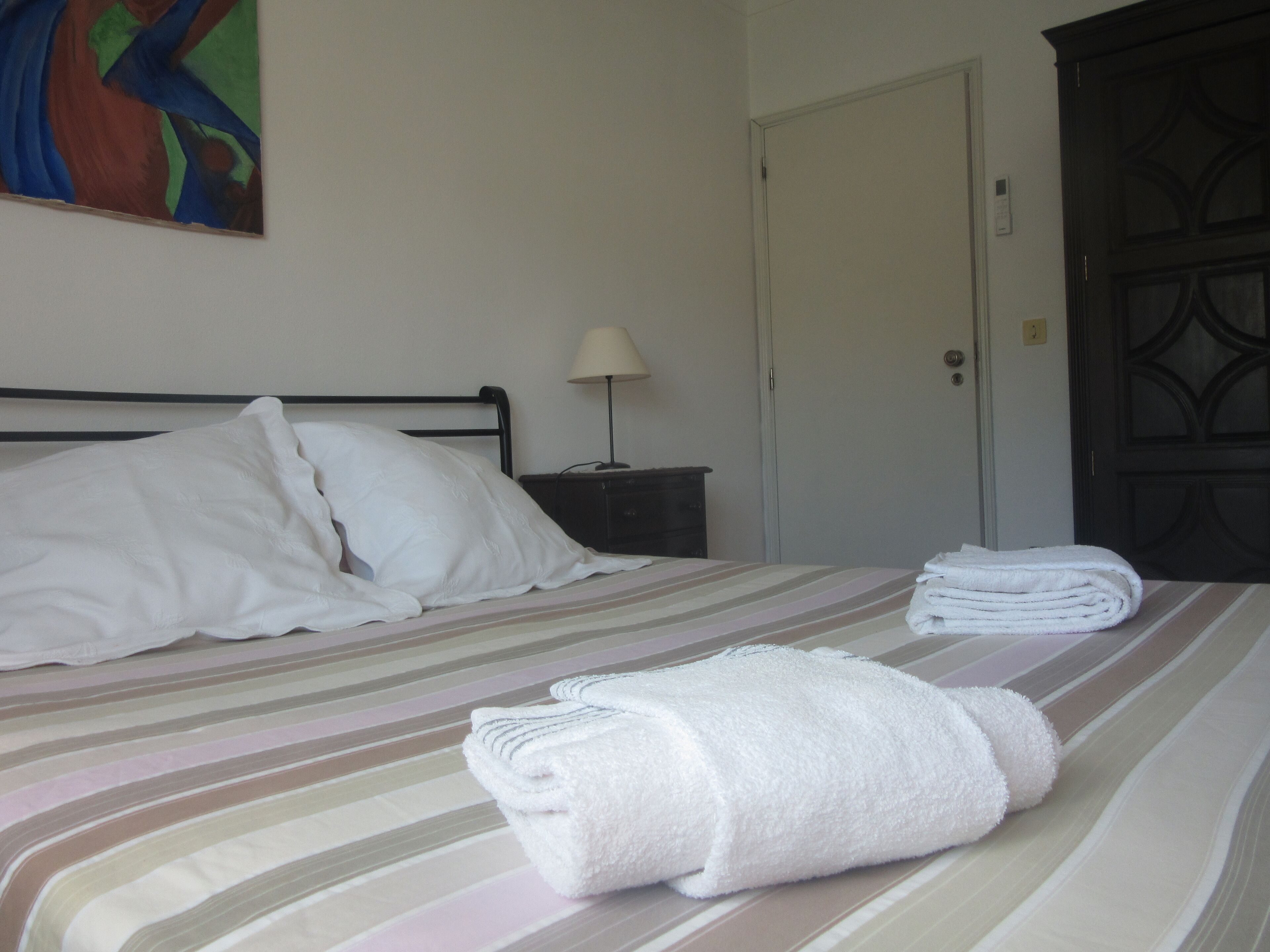 3 chambres, fer et planche à repasser, Wi-Fi gratuit, draps fournis