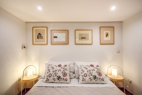 3 bedrooms, iron/ironing board, travel cot, free WiFi
