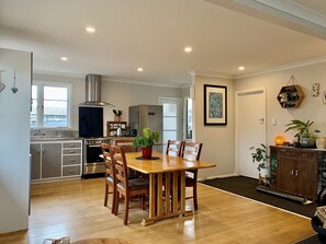 Dining - Cambridge accommodation for Fieldays (Cambridge)