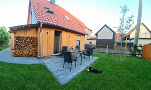 Outdoor dining - Willkommen in Unserem Ferienhaus mit Platz für 6 Personen (Ilsenburg (Harz))