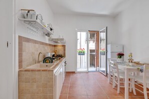 Oven, stovetop, coffee/tea maker