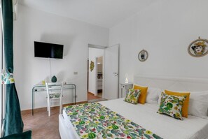 2 chambres, fer et planche à repasser, accès Internet, draps fournis