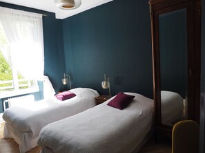 3 chambres, fer et planche Ă repasser, Wi-Fi gratuit, draps fournis