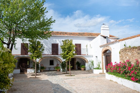 Exterior - RURAL HOUSE 5 ROOMS, 21 PEOPLE (Pago de San Clemente, Trujillo)