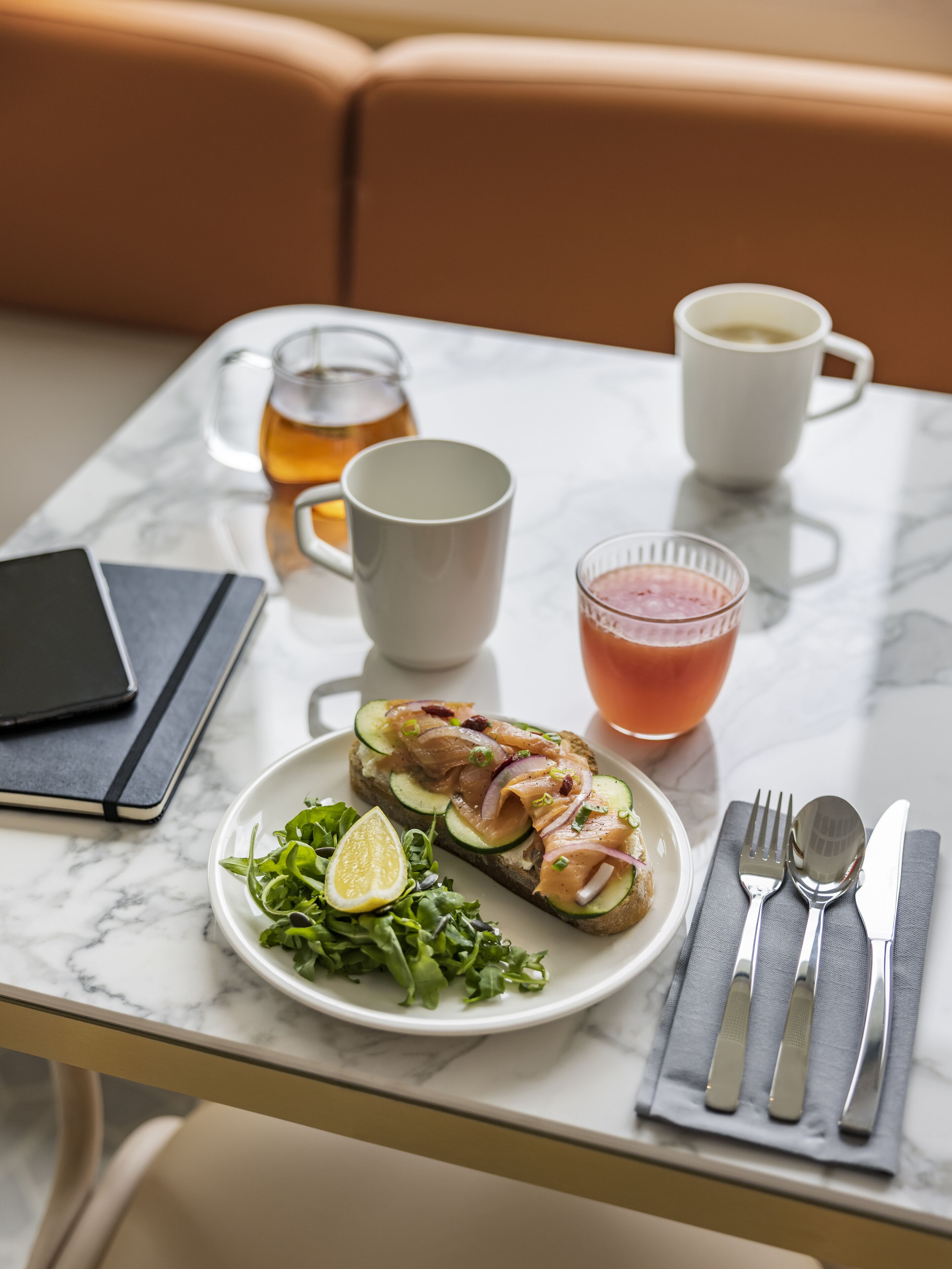 lunch and dinner served