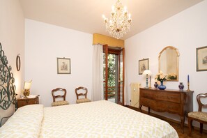 Appartamento familiare, 4 camere da letto | 4 camere, postazione laptop, ferro/asse da stiro, Wi-Fi gratuito