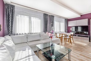 Apartment, 2 Bedrooms, Terrace | Living room