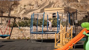 Children’s play area – outdoor