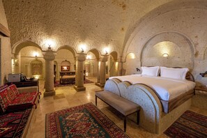 套房 (Eretna Bey Cave) | 高級寢具、迷你吧、客房內保險箱、獨特裝潢