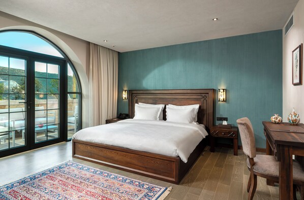 Junior Suite, Terrace (Sakura) | Premium bedding, minibar, in-room safe, individually decorated