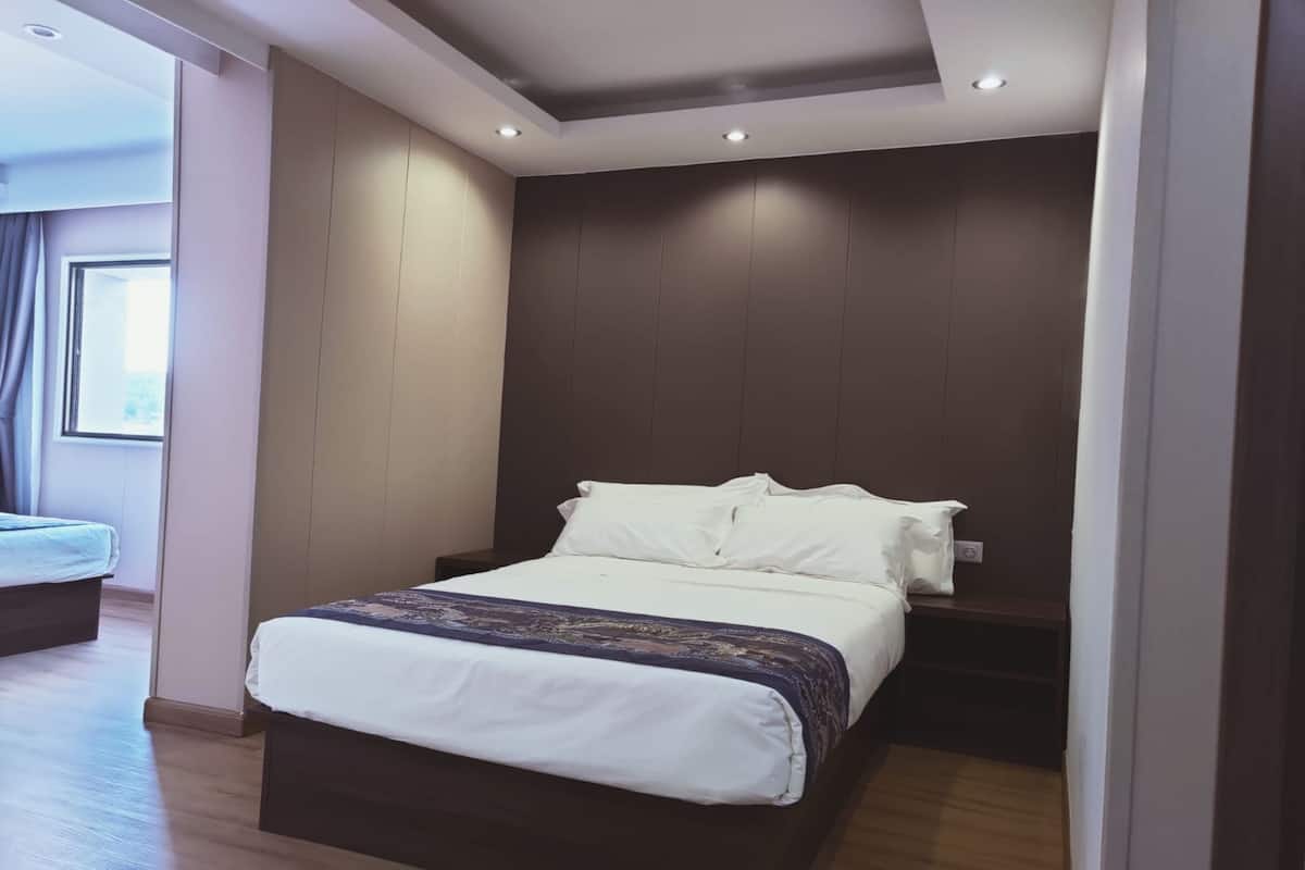 soundproofing, iron/ironing board, free wifi, bed sheets