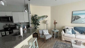 Unclassified image, 2 of 38, button - Ocean breeze treetops 2 bdrm walk to beach tennis dog friendly w/d permit#070894 (Hilton Head Island)