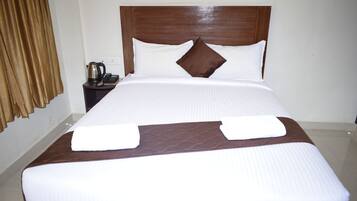 Egyptian cotton sheets, premium bedding, free rollaway beds, free WiFi
