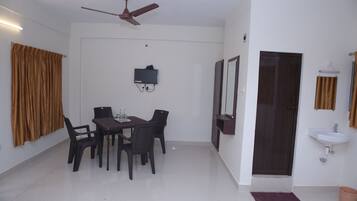 Superior Quadruple Room | Egyptian cotton sheets, premium bedding, free rollaway beds, free WiFi