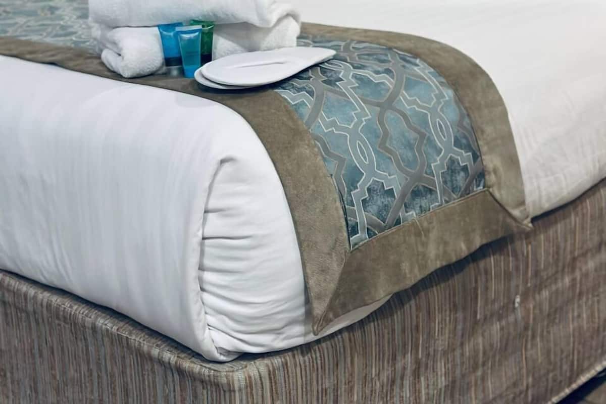 3 bedrooms, in-room safe, blackout drapes, soundproofing