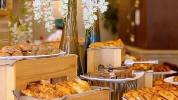 Daily continental breakfast for a fee