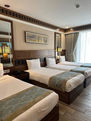 In-room safe, blackout drapes, soundproofing, iron/ironing board - Violet Al Azizia Hotel (Makkah)