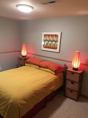 2 bedrooms, iron/ironing board, free WiFi, bed sheets