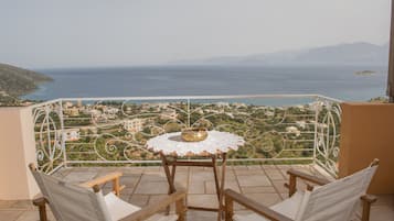 Rumah Panorama | Teras/patio