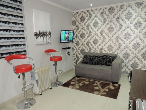 Diamond Apt with Wifi, Netflix,YouTube& Dstv
