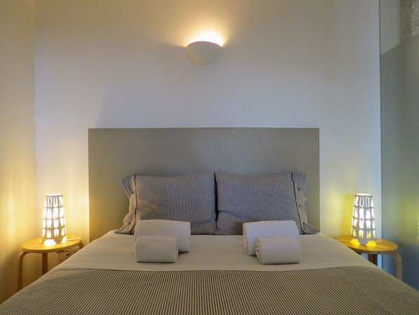 1 chambre, fer et planche à repasser, Wi-Fi gratuit, draps fournis