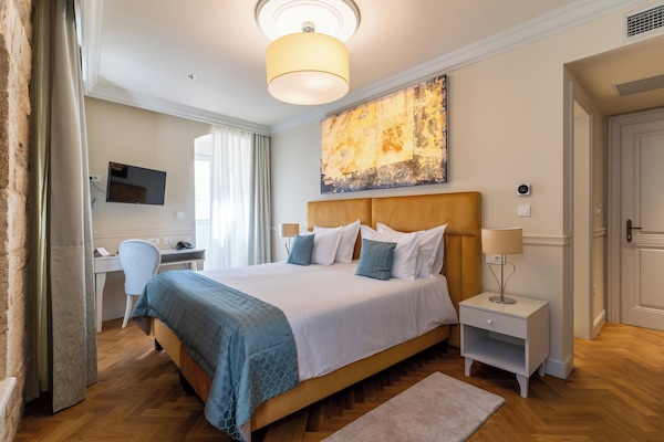 Superior-Doppel- oder -Zweibettzimmer