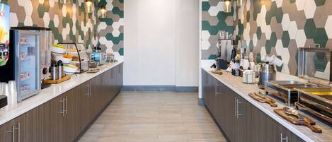 Petit déjeuner complet compris tous les jours