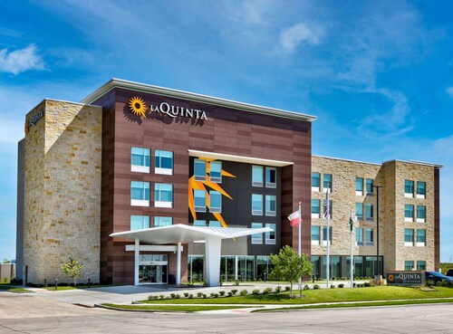 La Quinta Inn & Suites by Wyndham Terrell Reviews, Deals & Photos 2023 -  Expedia