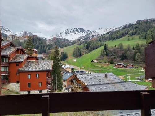 150m des commerces, étage -2, vue pistes de ski, piscine, balcon, casier à ski, 40m², La Plagne