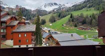 150m des commerces, Ă©tage -2, vue pistes de ski, piscine, balcon, casier Ă ski, 40mÂČ, La Plagne