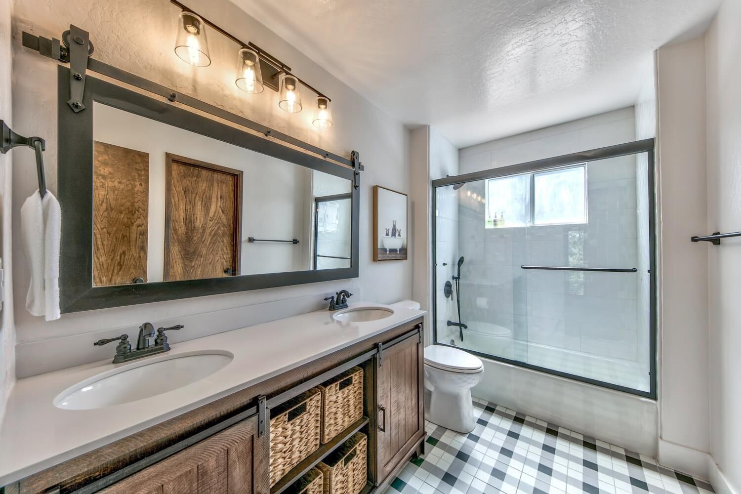 Cold Creek Retreat - Sauna, Foosball, Corn Hole, Pet Friendly, Hiking Trails