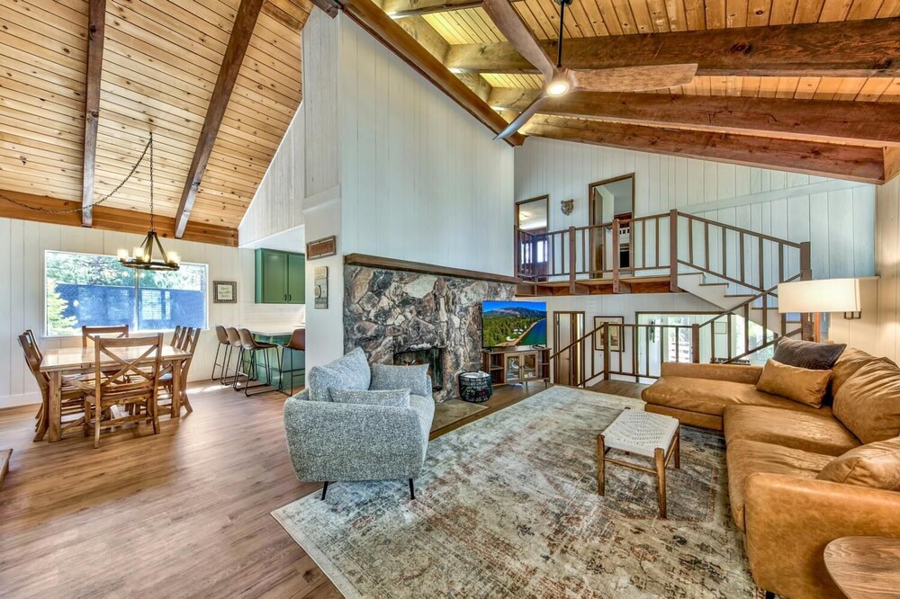 Cold Creek Retreat - Sauna, Foosball, Corn Hole, Pet Friendly, Hiking Trails