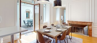 Le N° 10 - Apartment of 200 sqm with patio of 35 square meters in Old Town