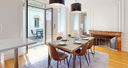 Le N° 10 - Grand appartement de 200 m2 avec patio de 35 m2 en Vieille Ville
