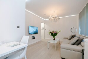 Smart-TV, Bücher, Drucker