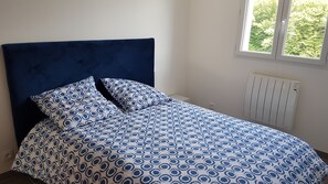 3 bedrooms, bed sheets