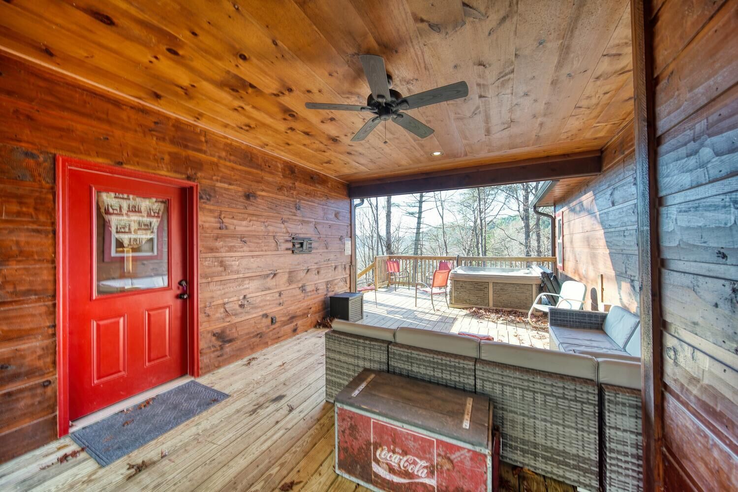 Blue Moon Cabin - Fast Internet and Hot Tub