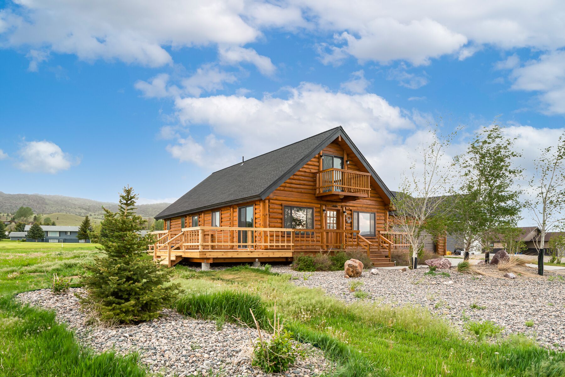 Mountain Tee -  cozy log home in Ennis just minutes from the Madison River!