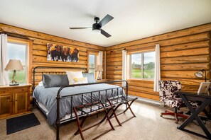 3 habitaciones, tabla de planchar con plancha, wifi y ropa de cama 