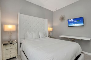 8 bedrooms, desk, iron/ironing board, travel cot