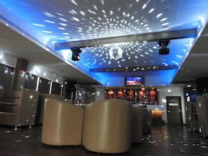 Bar (on property) - Hotel Annamalai (Bahur)